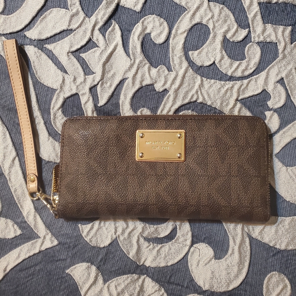 Michael kors wallet